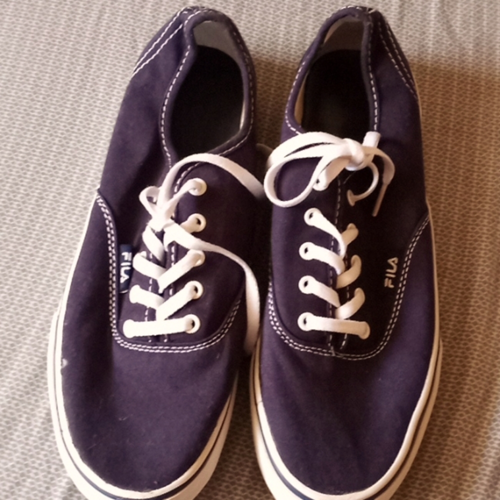 Woman fila sneakers